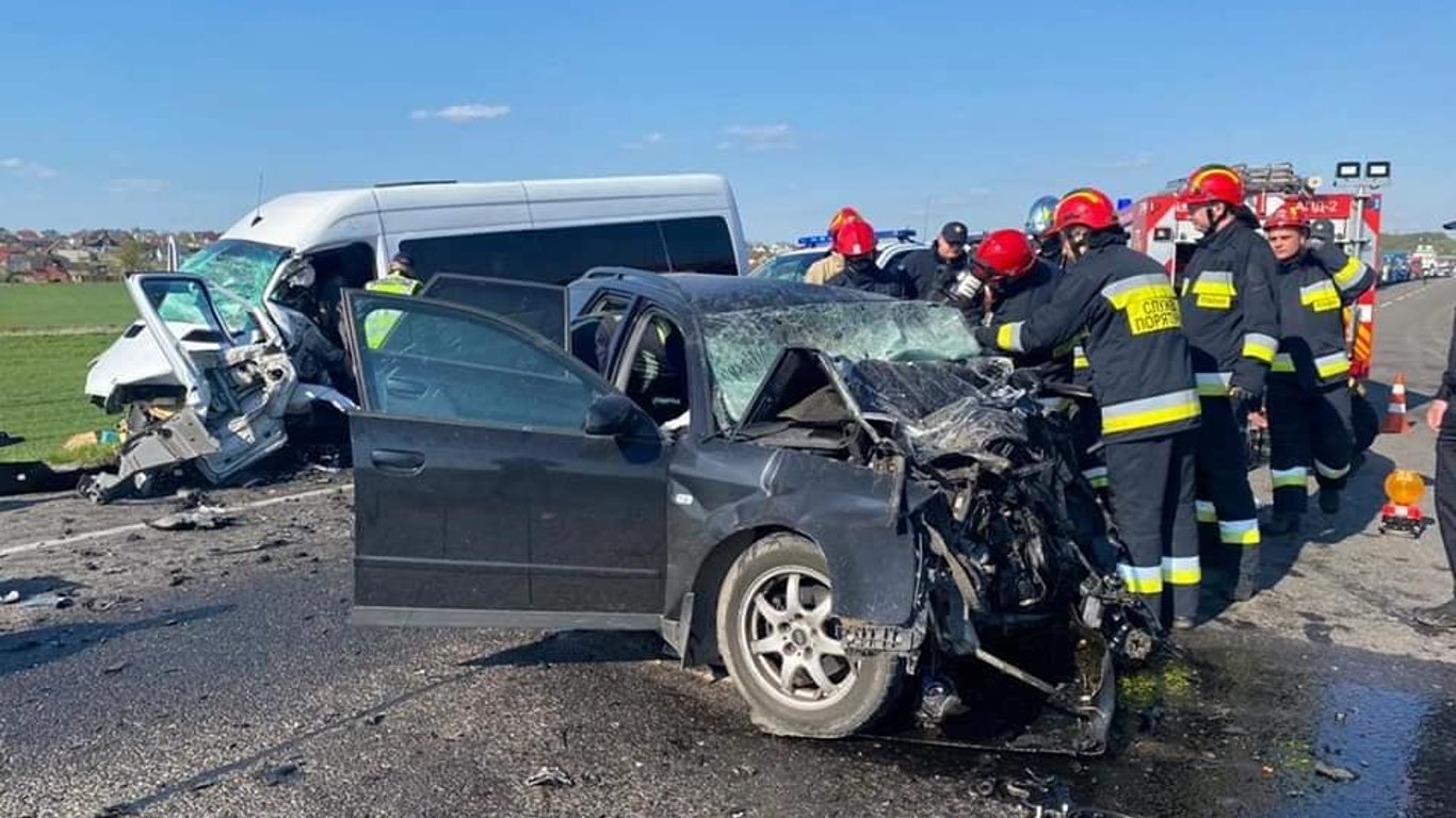 ДТП на Рівненщині 9 травня — аварія забрала життя двох дорослих та дитини