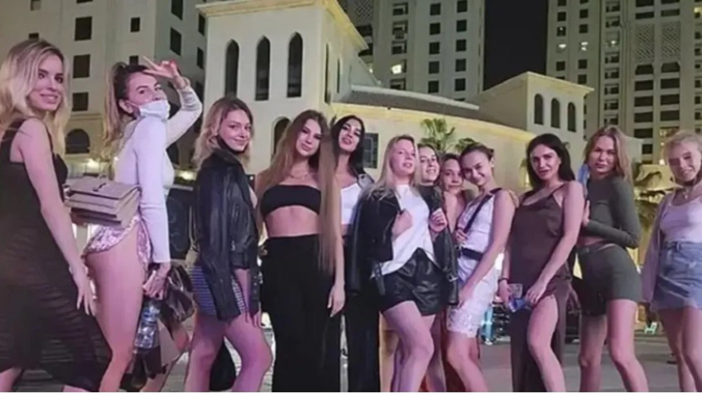 Гола фотосесія українок у Дубаї: омбудсмен розповів подробиці арешту моделей