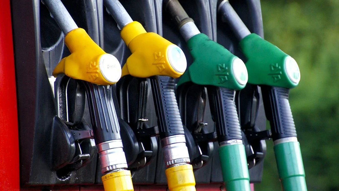 Повышаешь цены - предупреждай правительство: новые правила на рынке топлива в Украине