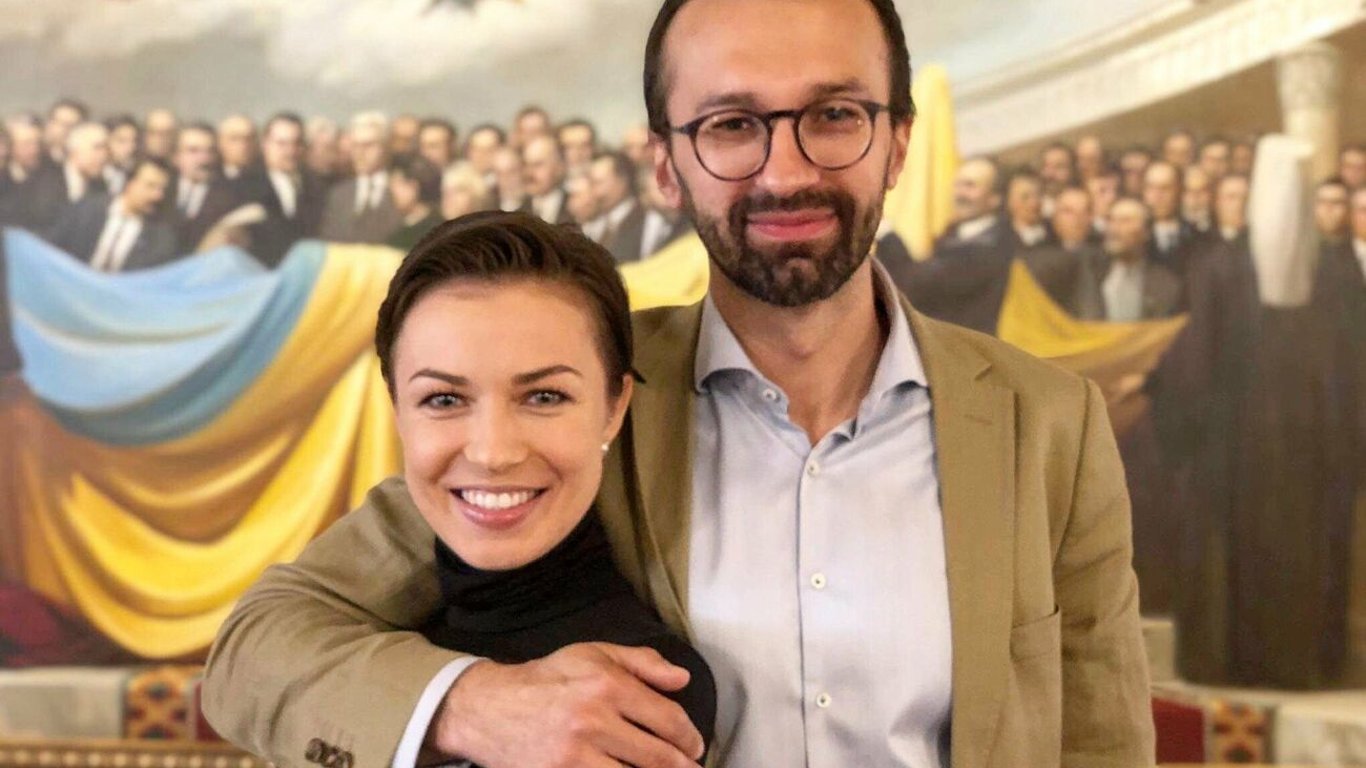 Лещенко прокоментував виступ своєї дружини у Москві