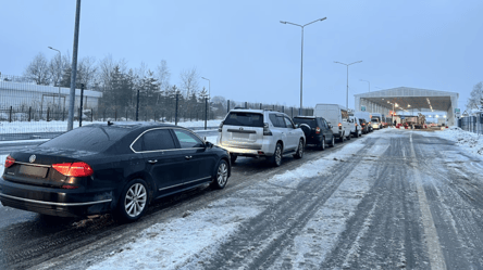 Черги на кордоні України сьогодні — на якому КПП зібралась сотня авто - 285x160