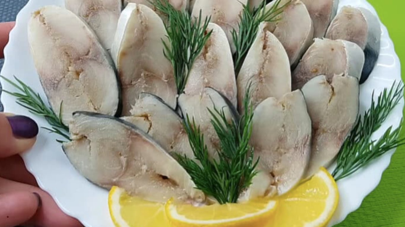 рецепт солоної скумбрії в рулеті