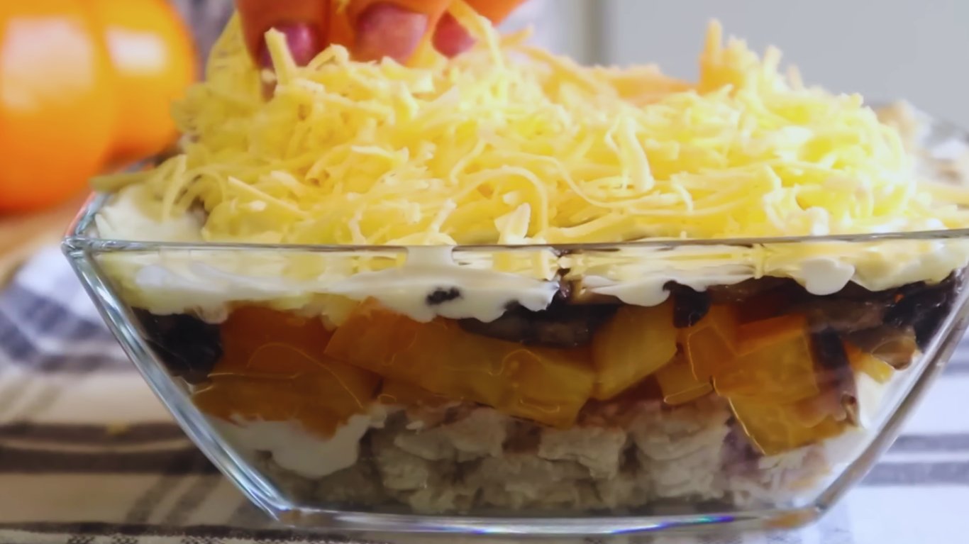 салат з куркою та грибами на новий рік