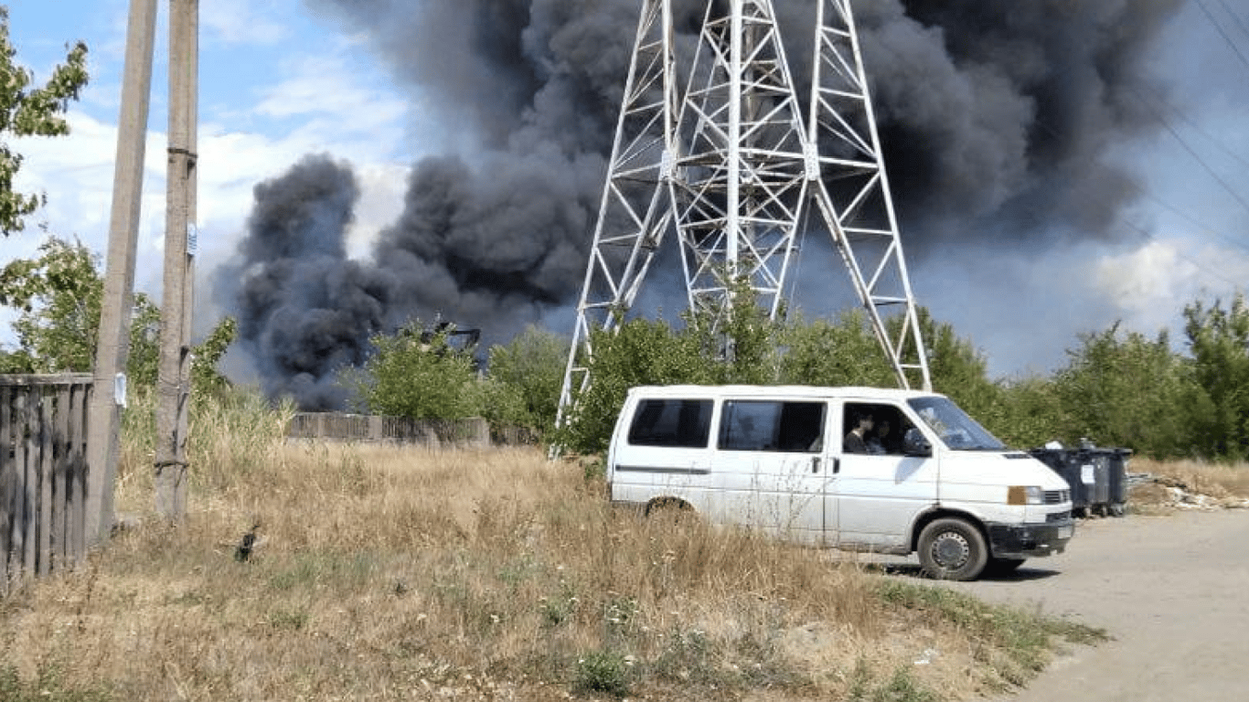 У Маріуполі сталася масштабна пожежа на новій військовій базі окупантів