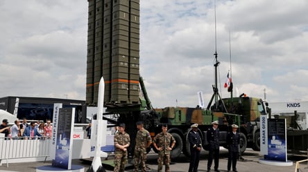 Макрон оголосив про передачу Україні вдосконаленої ППО - 285x160