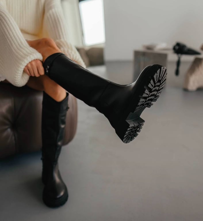 Високі чоботи на піку популярності цього року