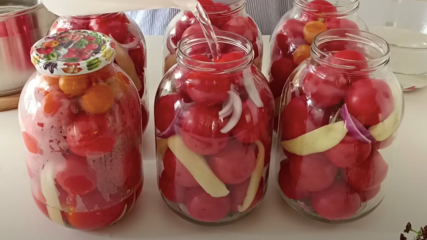 рецепт мраинованих помідорів  на зиму