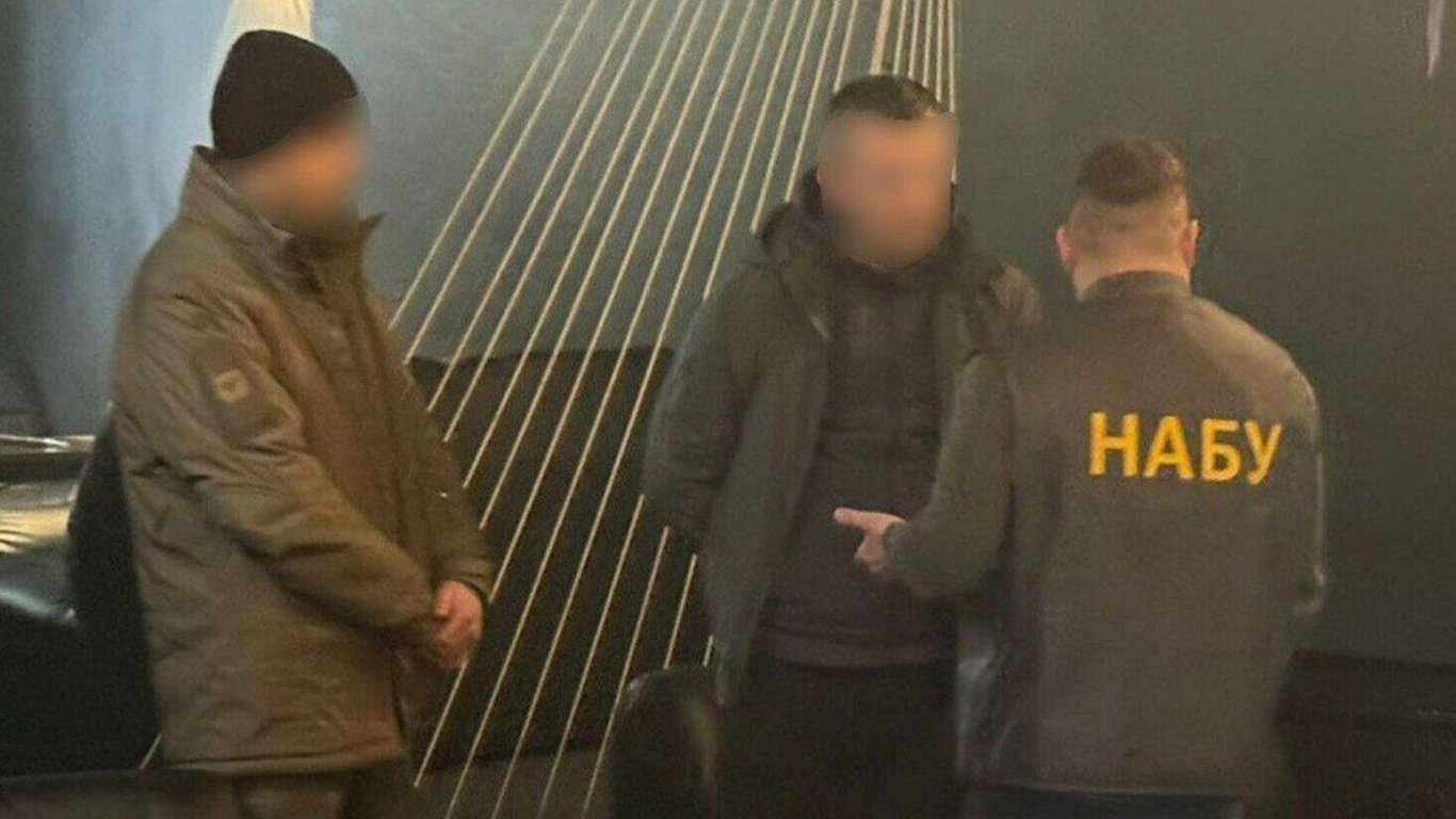 Відстрочка за 68 тисяч доларів: працівника СБУ судитимуть за хабарництво