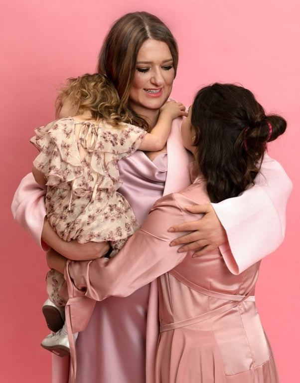 Могилевська балує донечку