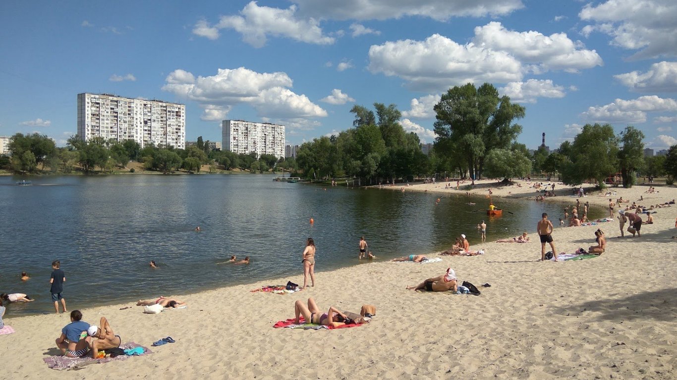 В Киеве проверили пляжи: где обнаружили кишечную палочку