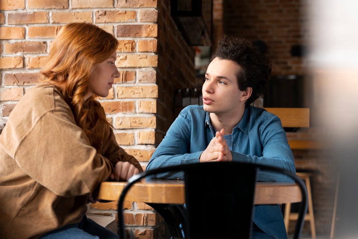 Токсичні звички, які заважають вам спілкуватись з людьми