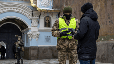 Мобілізація в Україні: в одній з областей військовим дозволили перевіряти документи на вулиці - 285x160