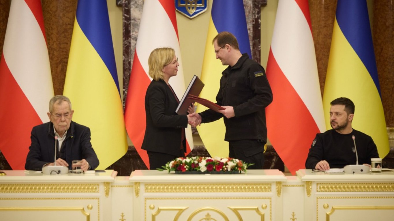 В Киеве подписали меморандум о партнерстве с Австрией в области энергетики