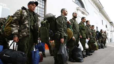 Мобилизация в России: предлагают призвать украинских беженцев - 285x160