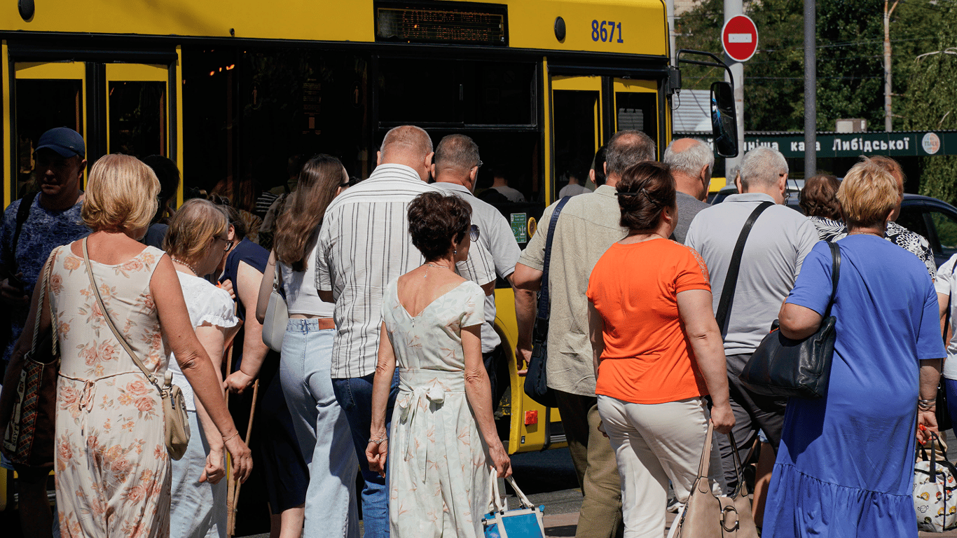 Безоплатний проїзд у Києві: хто може користуватися пільгою у громадському транспорті