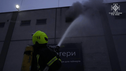 Пожежа в київському ТРЦ — Кличко повідомив про постраждалих - 285x160