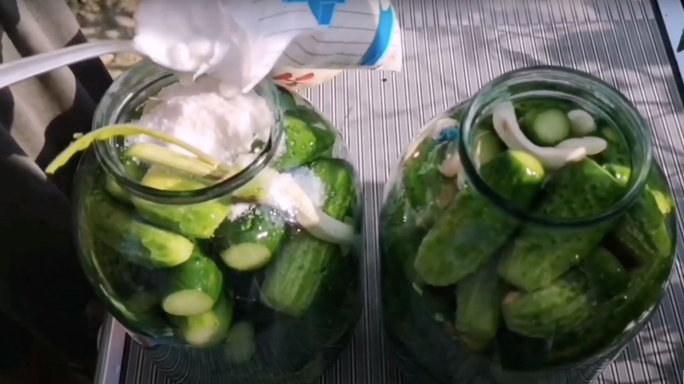 як закатати квашені огірки 