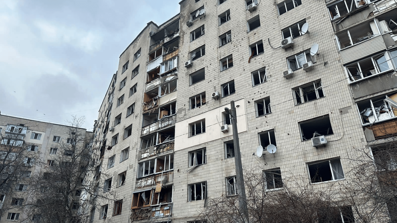 Окупанти атакували дронами та ракетами Київську область — є загиблі