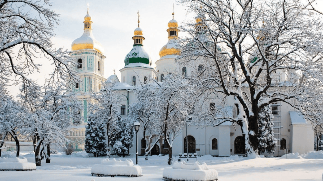 Софии Киевской вернули отреставрированные кресты