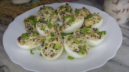 Рецепт сытной и полезной закуски из яиц - 285x160