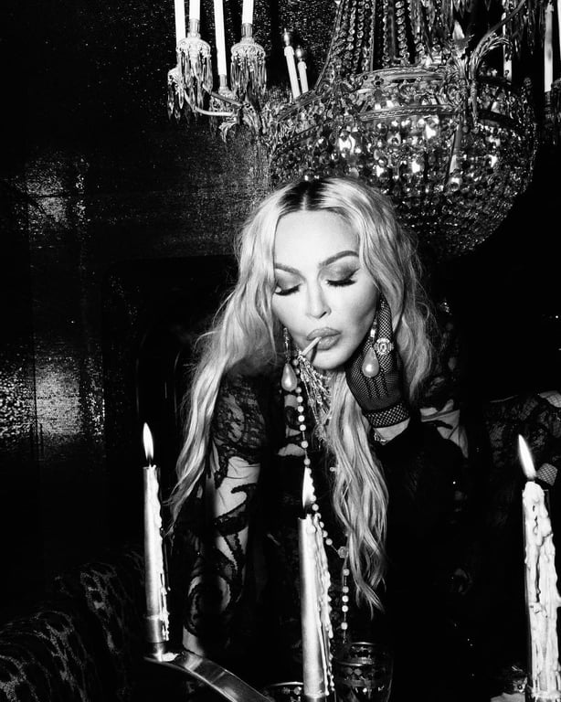 Мадонна влаштувала яскраву фотосесію