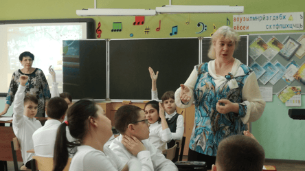 Какие песни приказали петь в российских школах - 285x160