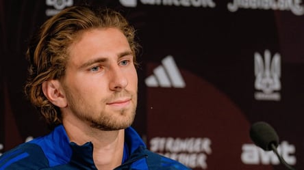 Забарний перестав спілкуватися з уболівальниками збірної України - 285x160