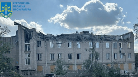 Россияне обстреляли больницу в Херсонской области: прокуроры начали расследование - 285x160