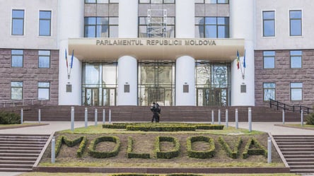 Українець, який перепливав Дністер, просить притулку в Молдові - 290x166
