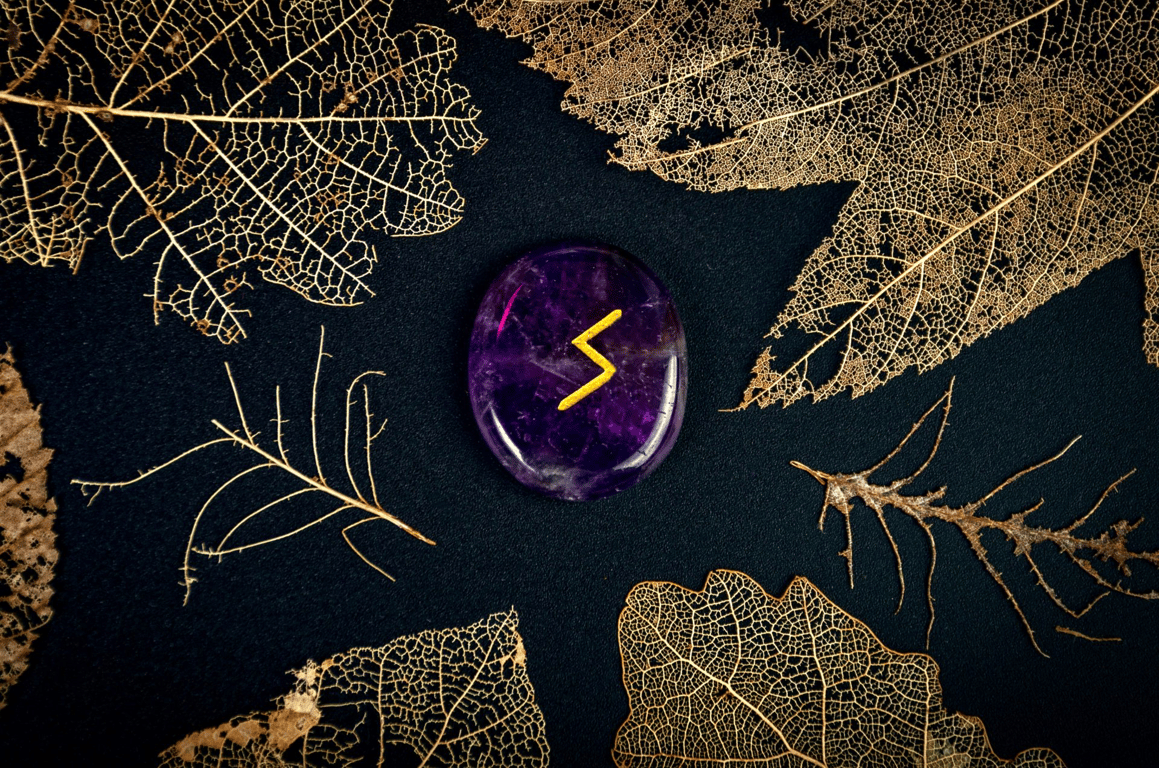 Финансовый рунический гороскоп для каждого знака Зодиака на сентябрь 2025 — Лев