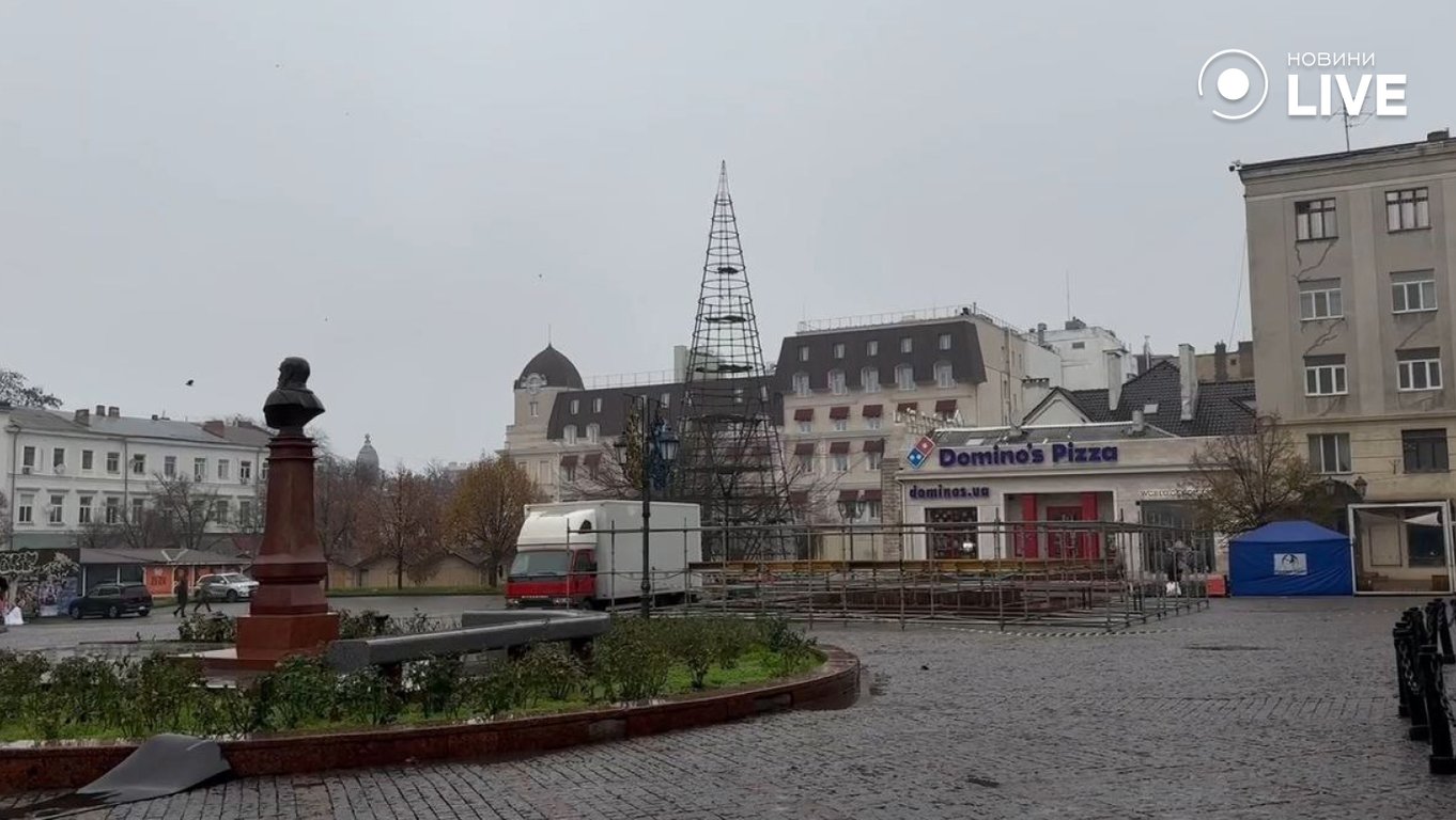 В Одесі змінили локацію головної ялинки 