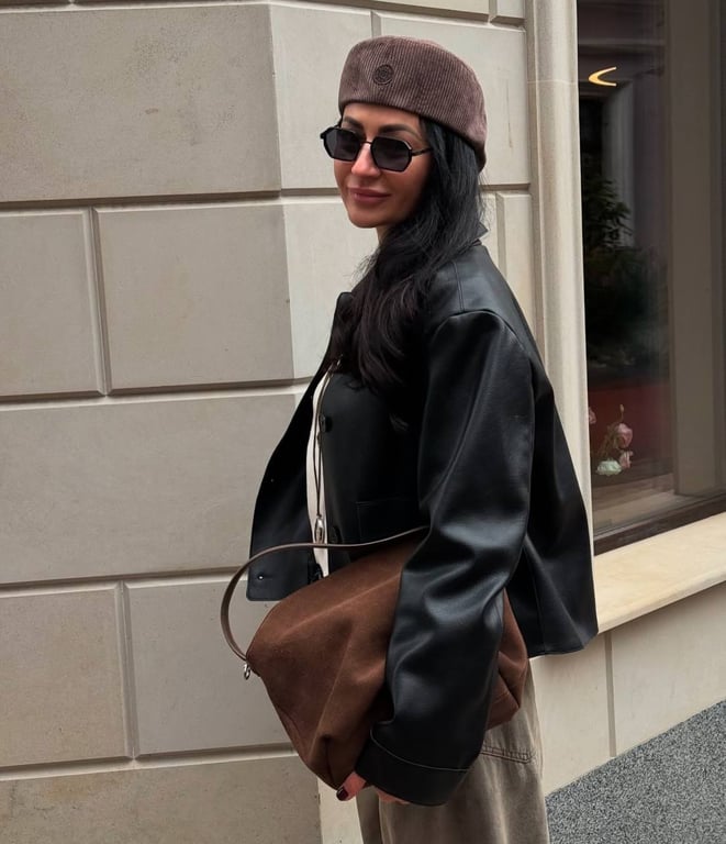 Капелюхи завжди займають певне місце в образі