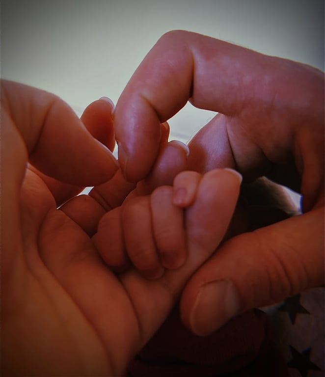 Михайло Матюхін та Оксана Жданова стали батьками - фото