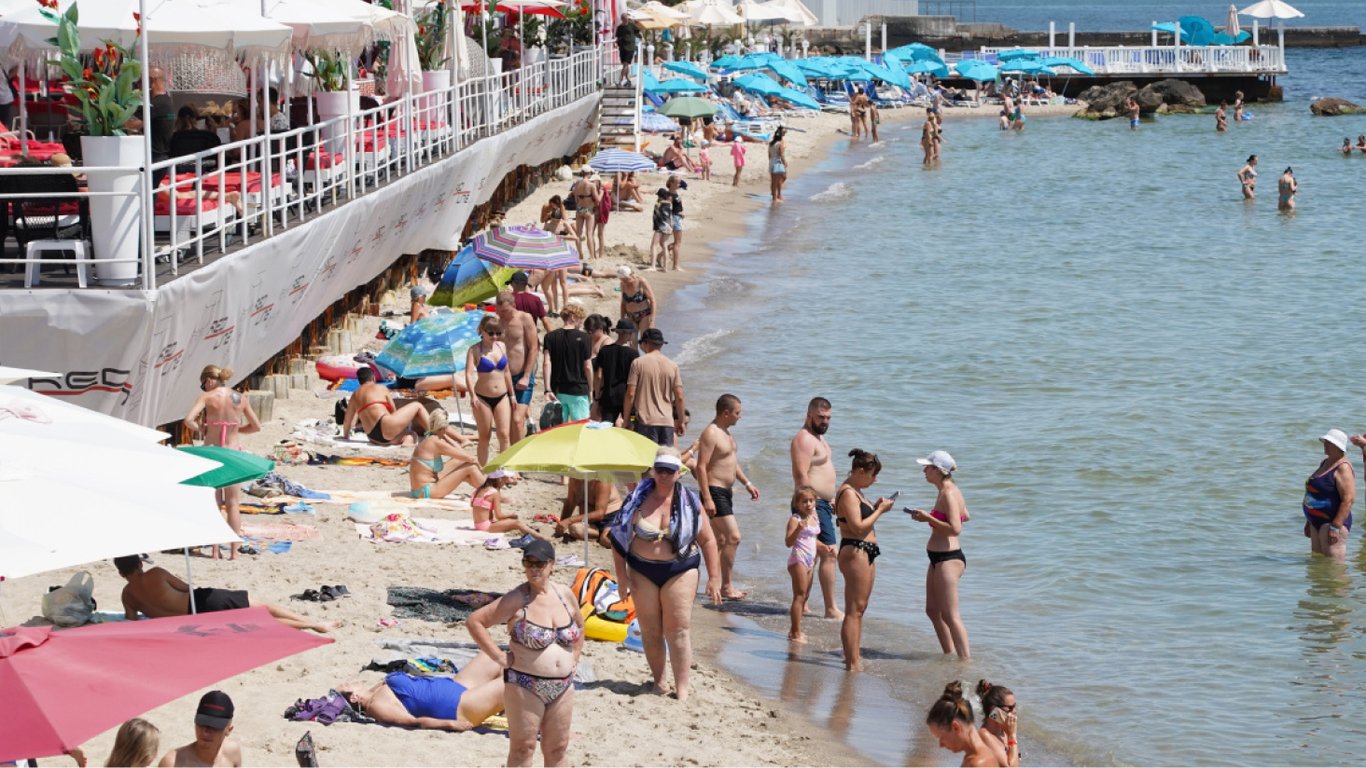 Одещину накриє спека та грози: температура морської води