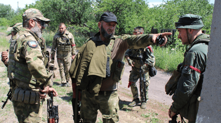 На Харківщині окупанти купують переведення до "Ахмату": причини - 290x160