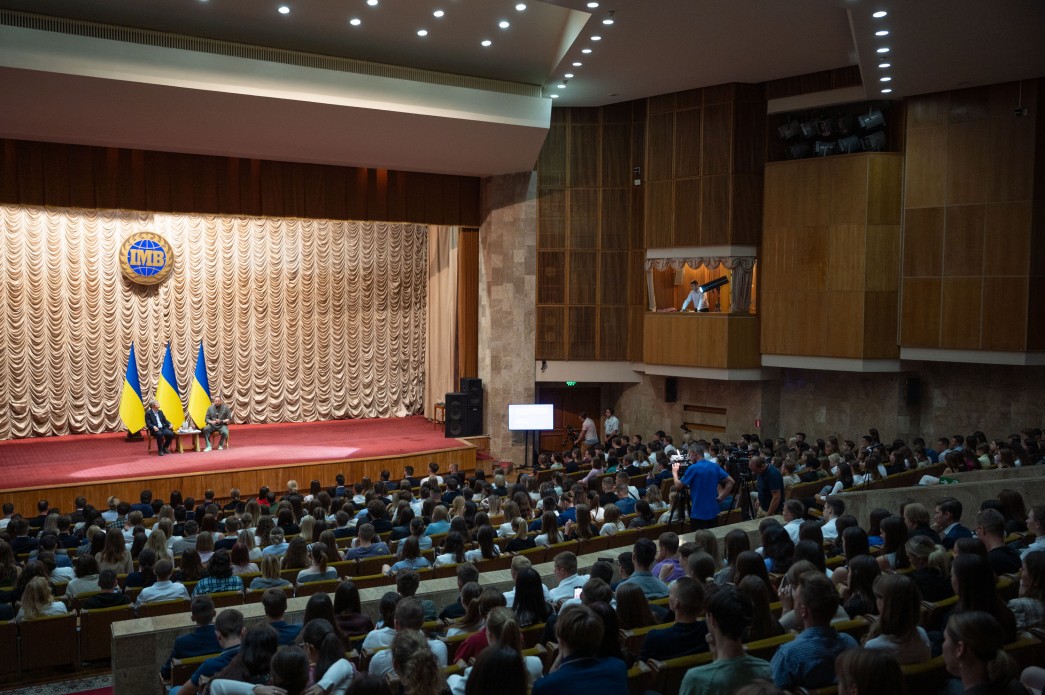Ермак и Макфол выступили перед студентами КНУ