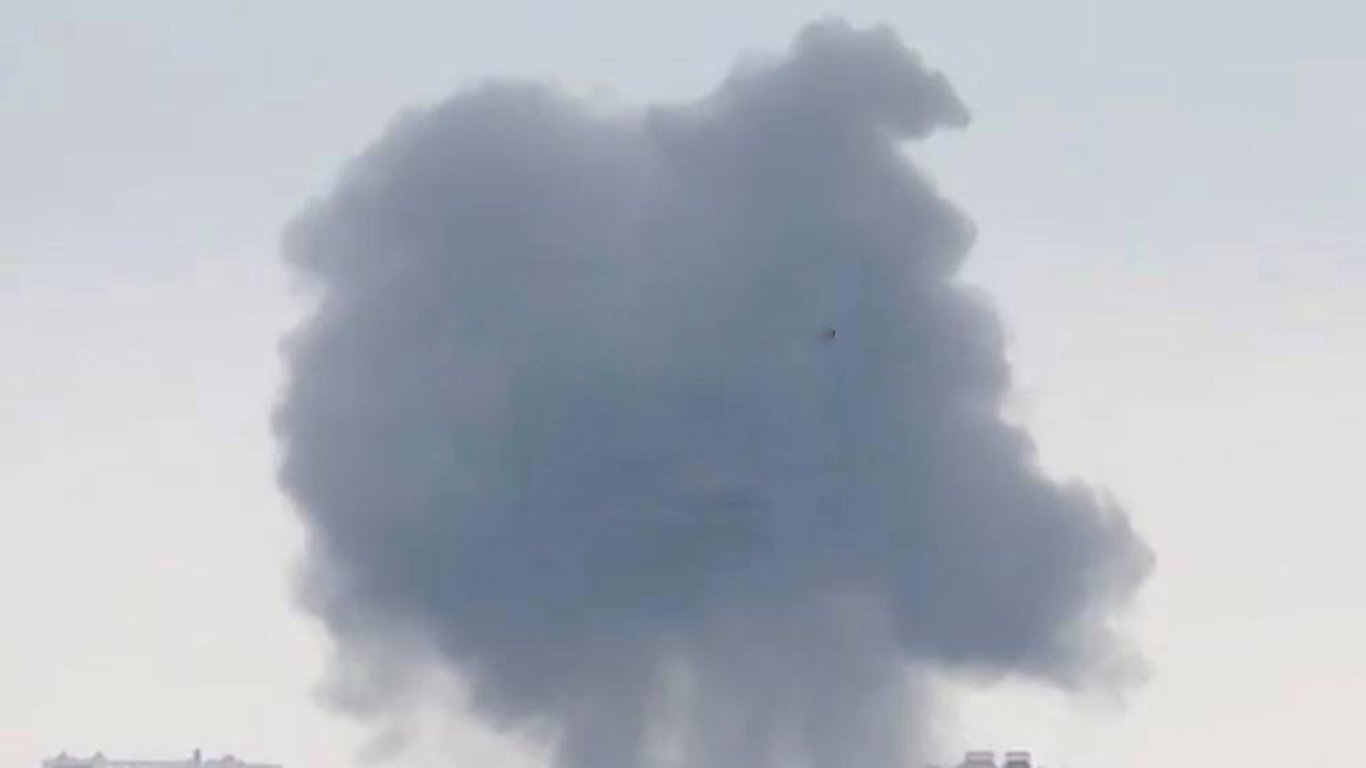 Россияне атаковали Харьков авиабомбой - есть жертвы