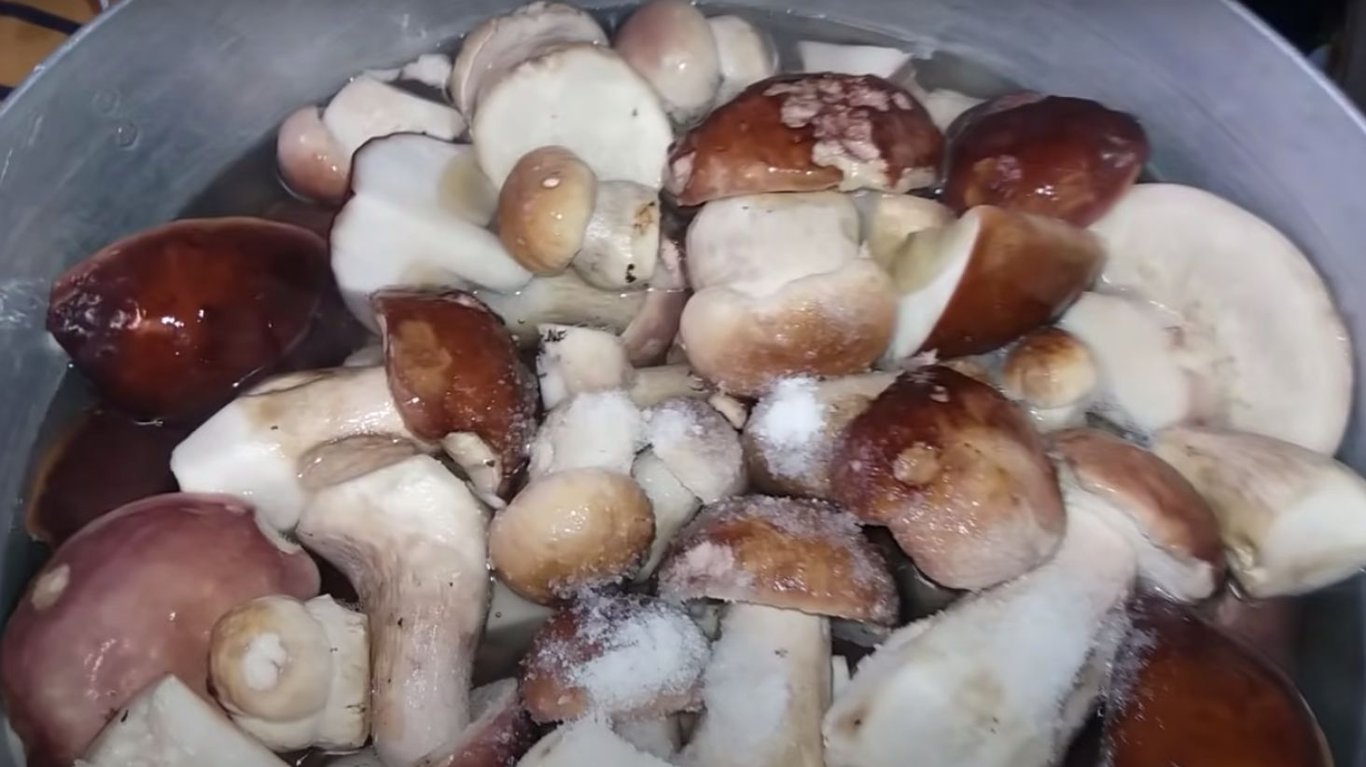 мариновані білі гриби