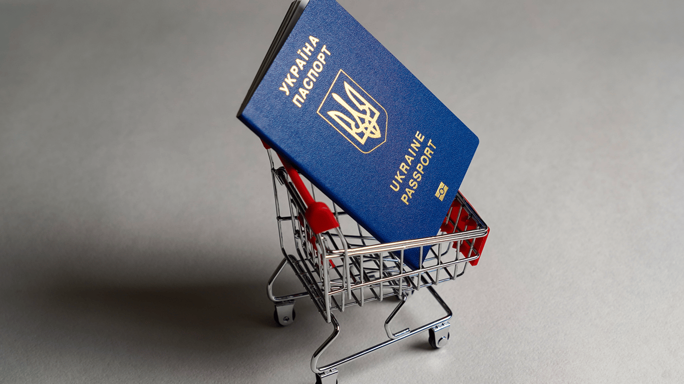 Нові вимоги до паспортів — кого можуть не випустити за кордон