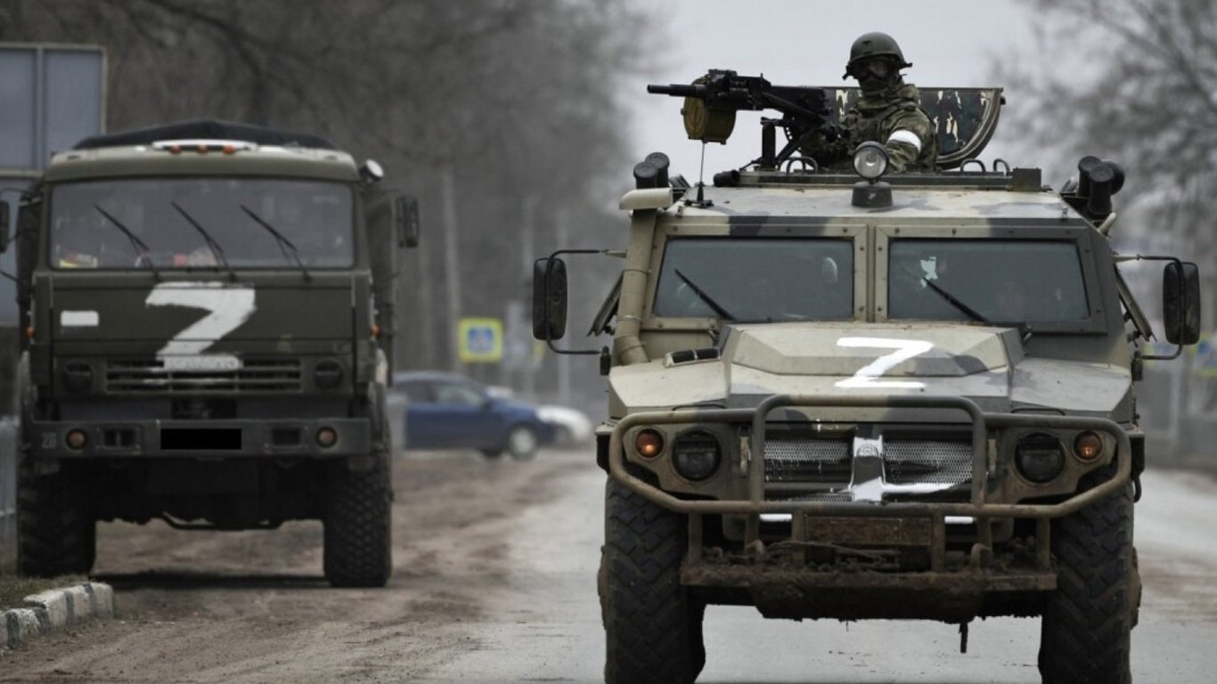 Окупанти перекидають техніку у бік Донецька та на Новоазовськ, — Андрющенко