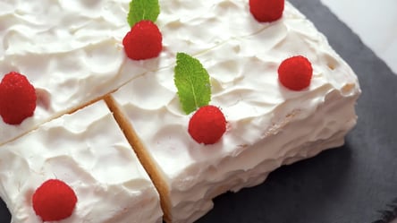 Торт "Молочна дівчинка" за 30 хвилин — всього 4 інгредієнти - 285x160