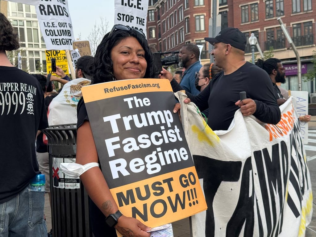 Митинг против ICE в Вашингтоне 