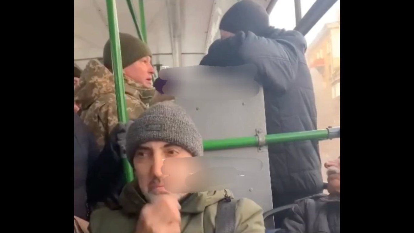 В одеському тролейбусі виник конфлікт з ТЦК
