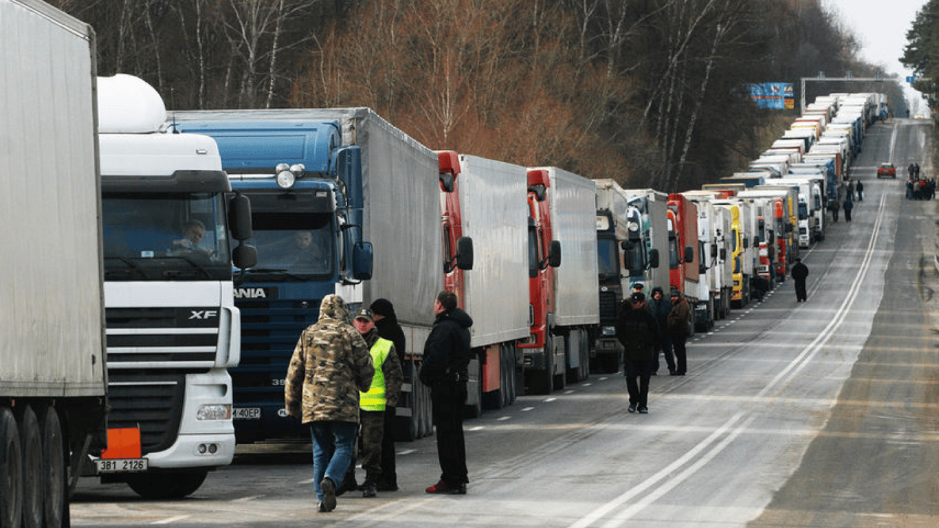 В Украине новые правила пересечения границы для грузовиков — что изменилось