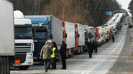 В Украине новые правила пересечения границы для грузовиков — что изменилось - 285x160