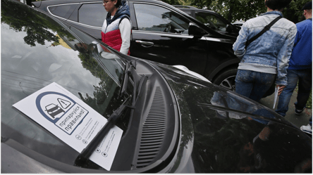 Парковка во дворе ЖК — за что штрафуют владельцев авто в 2025 - 285x160