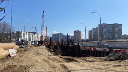 Стучат в 10 вечера, дети не могут спать: киевляне о метро на Виноградаре - 285x160