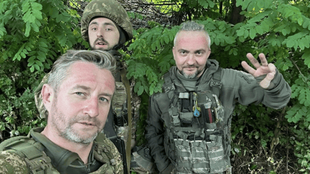 Сергій Жадан завершив бойову підготовку та отримав шеврони бригади "Хартія" - 285x160
