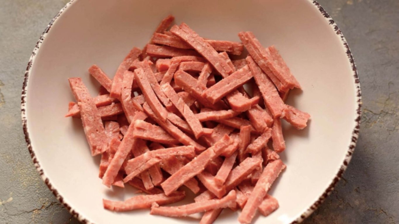 салат Великодній яскравий, соковитий, наповнений ароматом свіжості