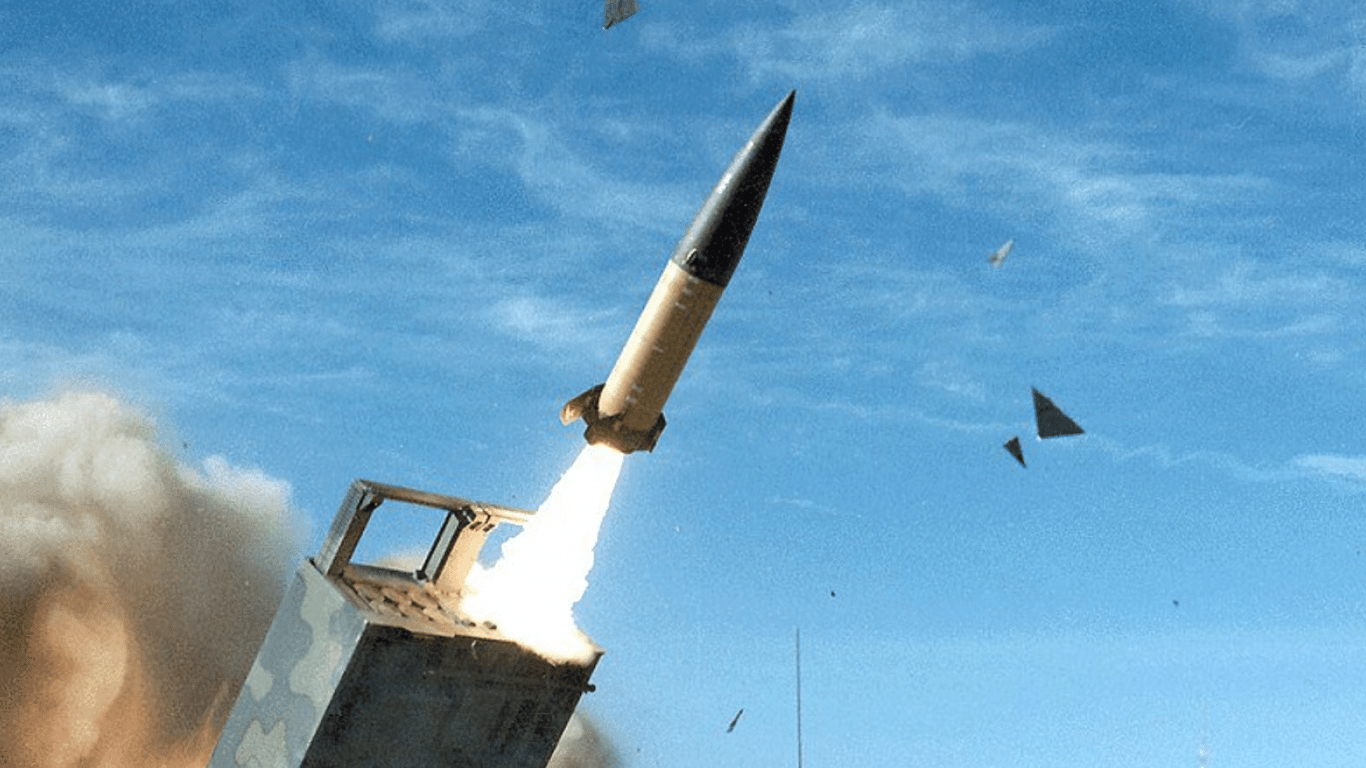 Украина тайно получила дальнобойные ракеты ATACMS от США, — NYT
